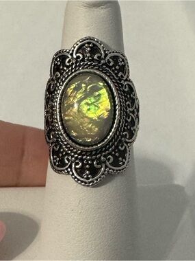 Vintage Style Filigree Ring Iridescent Cabochon Stone Silver Tone Size 6